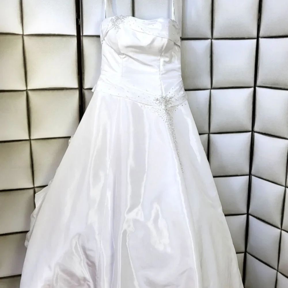 Alfred Angelo bridal gown - Picture 2 of 12